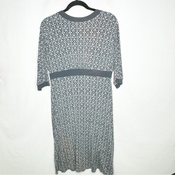 ATHLETA Gray V-Neck Dress in Large - Picture 4 of 4